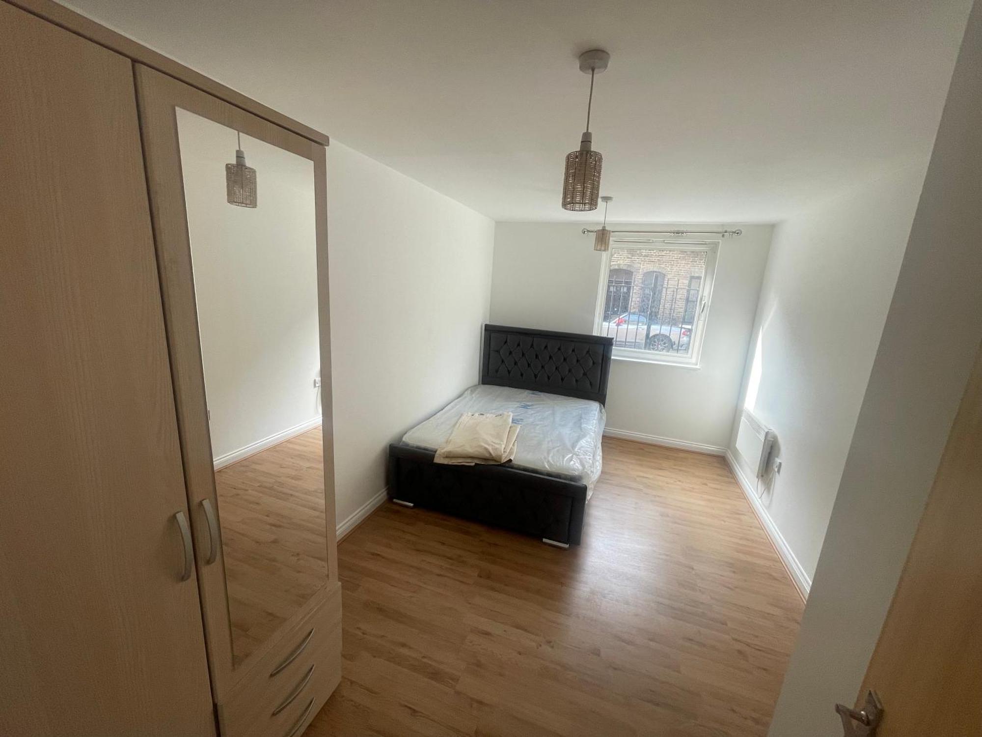 Urban Living At Its Stylish 4-bed Flat With Gym, Underground Parking , Prime Location, Just 2 Minutes From Borough Market & Tube Appartamento