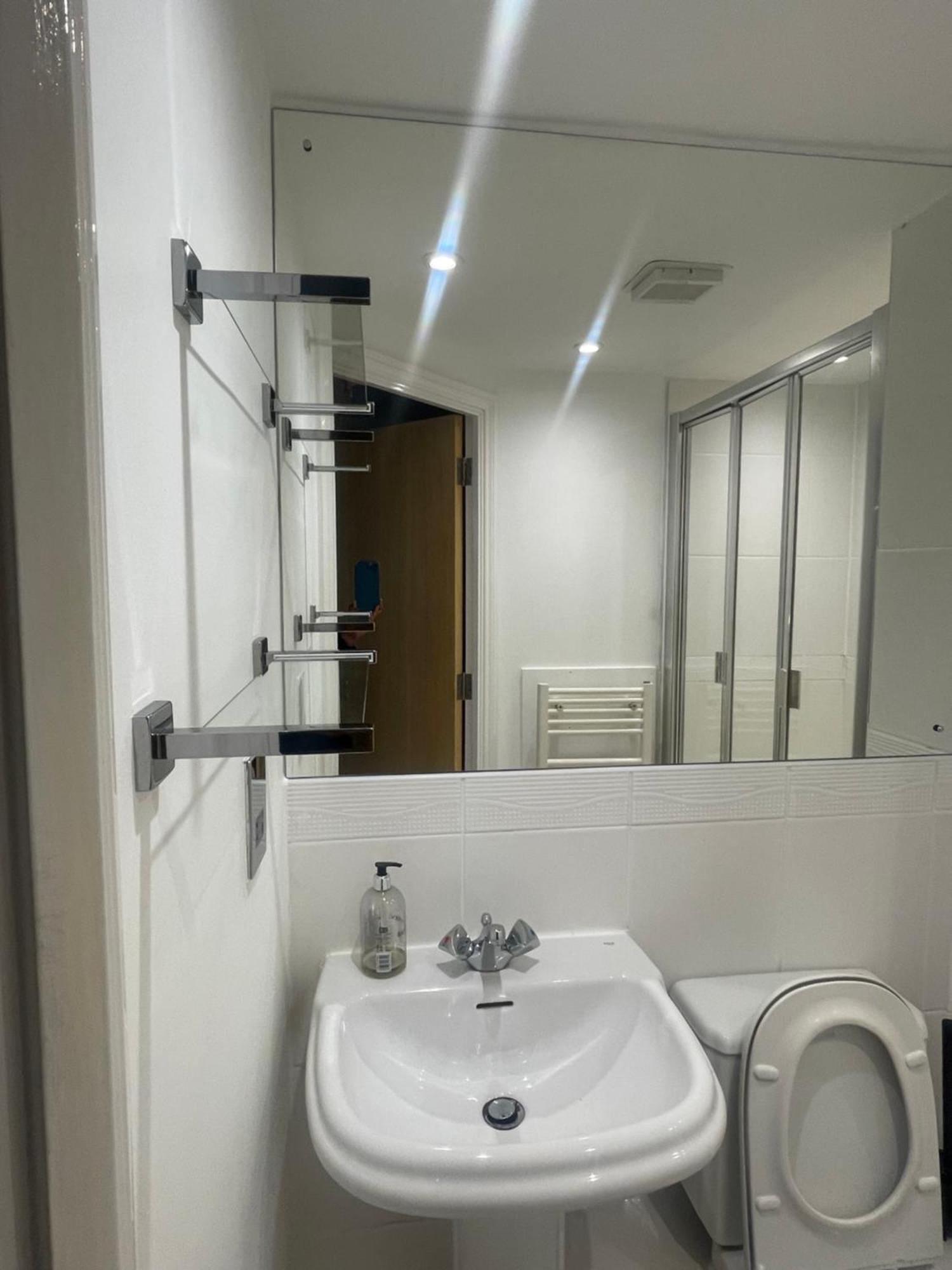 Urban Living At Its Stylish 4-bed Flat With Gym, Underground Parking , Prime Location, Just 2 Minutes From Borough Market & Tube