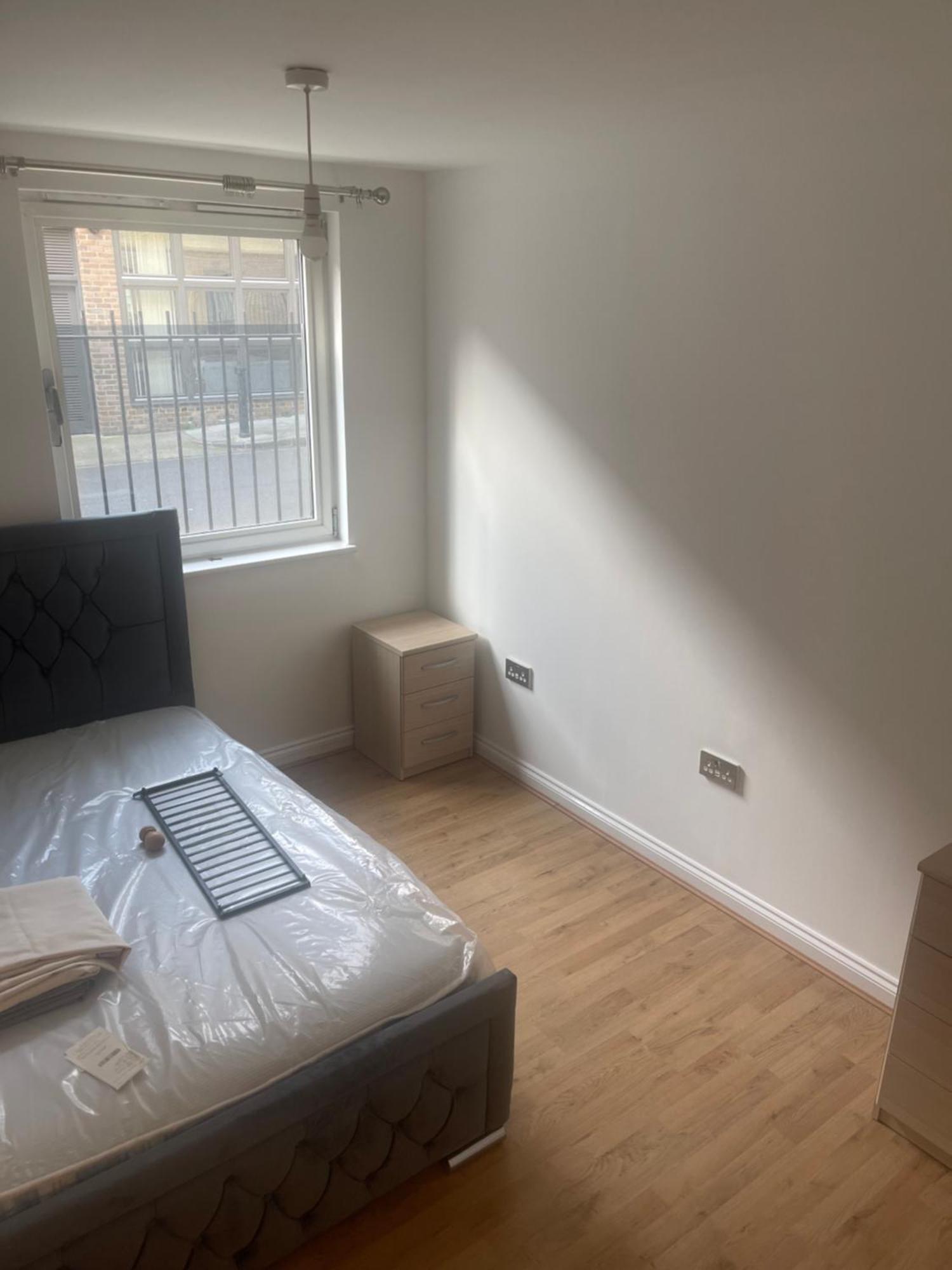 Urban Living At Its Stylish 4-bed Flat With Gym, Underground Parking , Prime Location, Just 2 Minutes From Borough Market & Tube * Londra