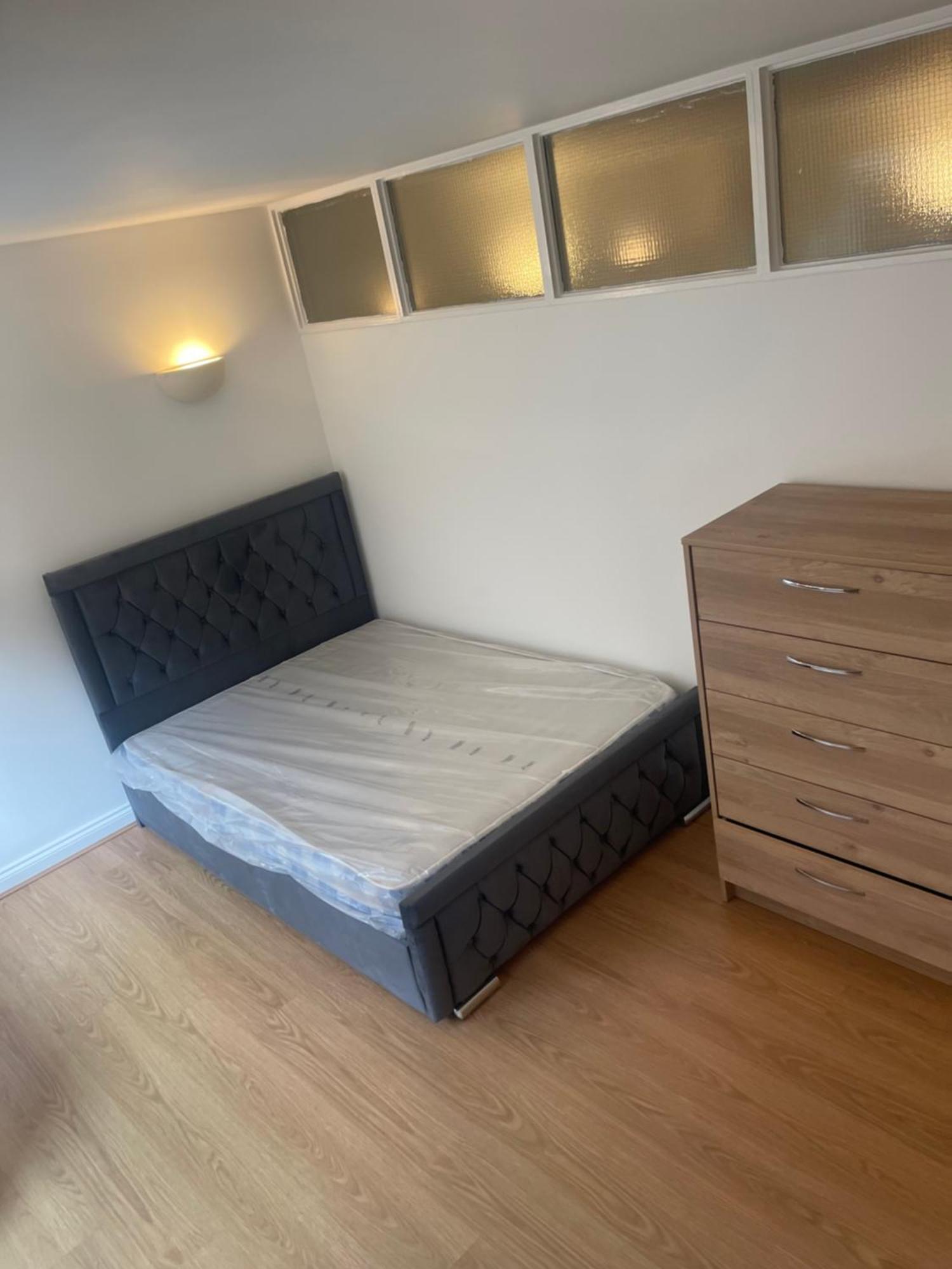 Urban Living At Its Stylish 4-bed Flat With Gym, Underground Parking , Prime Location, Just 2 Minutes From Borough Market & Tube * Londra